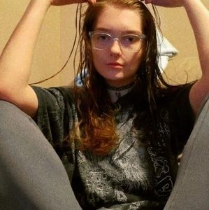 Meet your Posher, Cloe